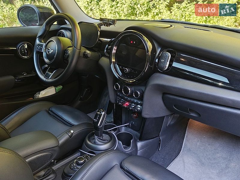 Хэтчбек MINI Cooper 2021 в Львове