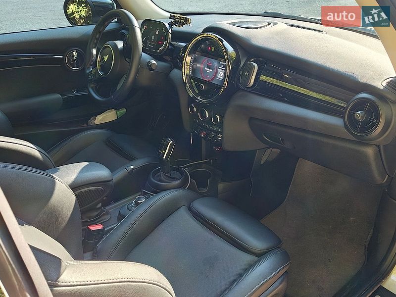 Хэтчбек MINI Cooper 2021 в Львове