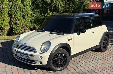 Хэтчбек MINI Cooper 2004 в Ивано-Франковске Хэтчбек MINI Cooper 2004 в Ивано-Франковске