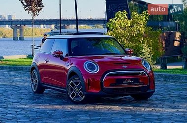 Хэтчбек MINI Cooper 2023 в Киеве