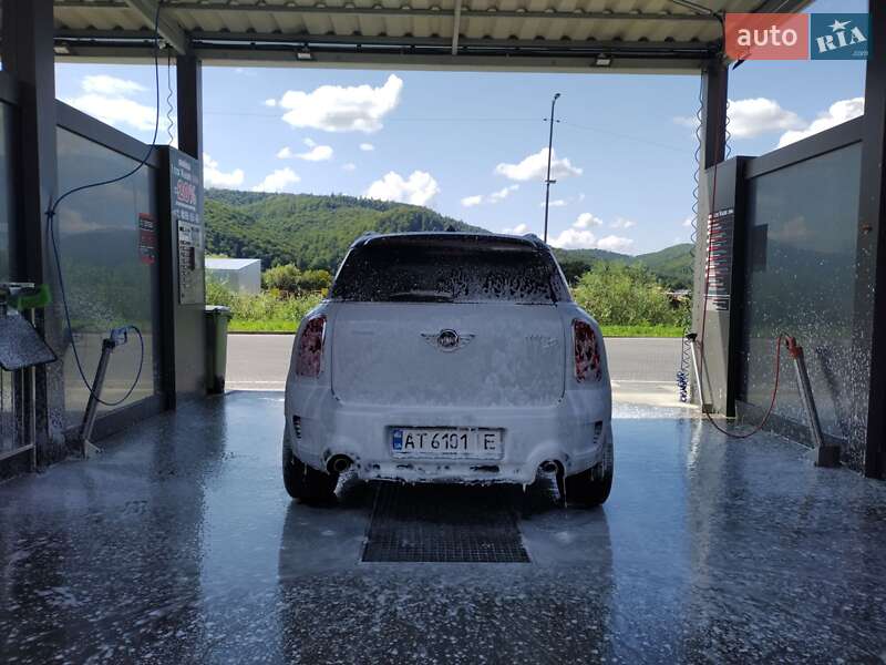 Позашляховик / Кросовер MINI Countryman