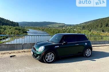 MINI Hatch S 2011