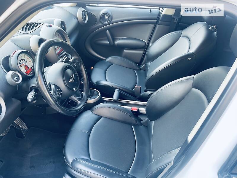 Хэтчбек MINI Hatch 2012 в Киеве
