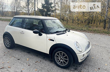 MINI Hatch  2004