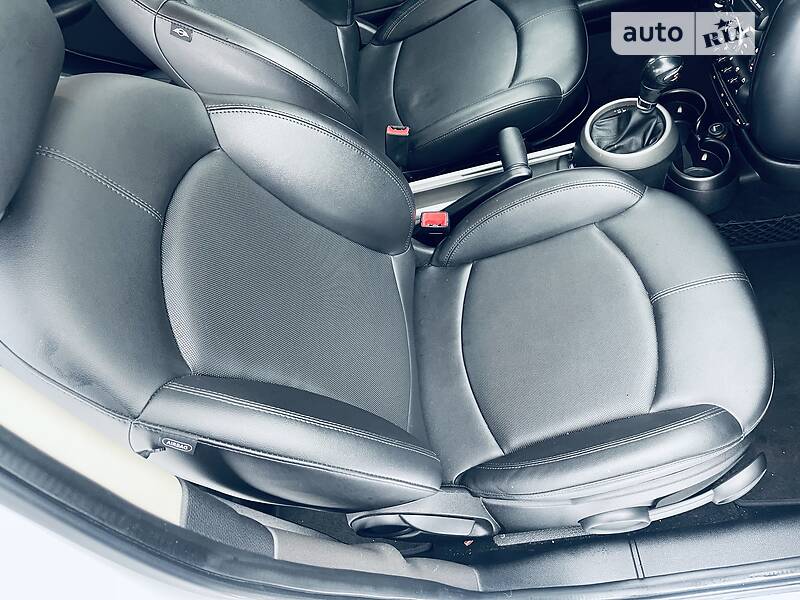 Хэтчбек MINI Hatch 2012 в Киеве