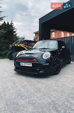 Хетчбек MINI Hatch 2017 в Києві Хетчбек MINI Hatch 2017 в Києві