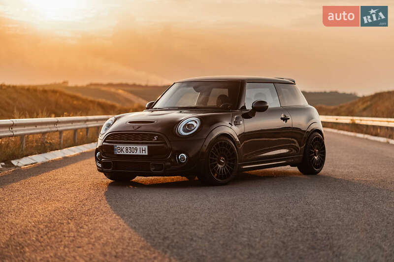 Хетчбек MINI Hatch 2015 в Рівному