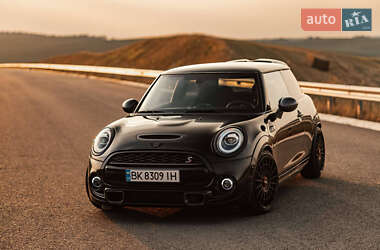 Хетчбек MINI Hatch 2015 в Рівному
