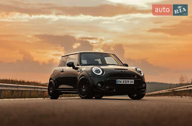 Хетчбек MINI Hatch 2015 в Рівному