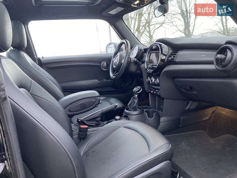 Хэтчбек MINI Hatch 2017 в Львове