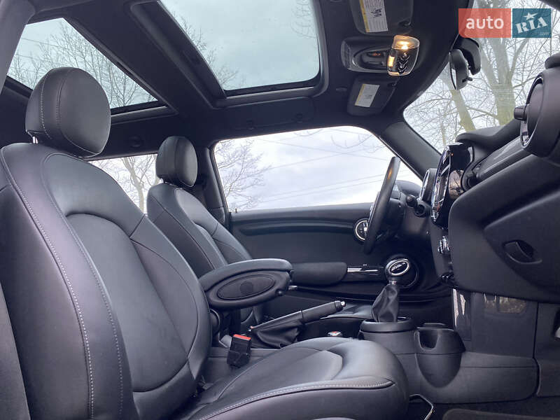 Хэтчбек MINI Hatch 2017 в Львове