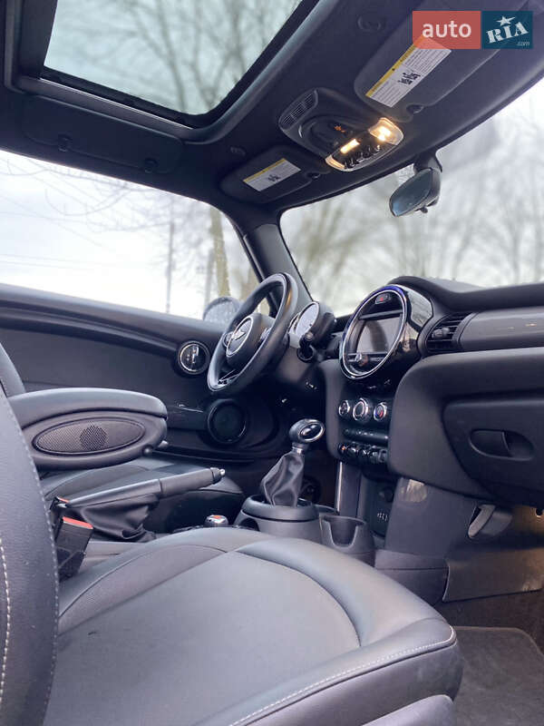 Хэтчбек MINI Hatch 2017 в Львове