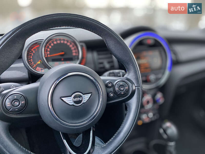 Хэтчбек MINI Hatch 2017 в Львове