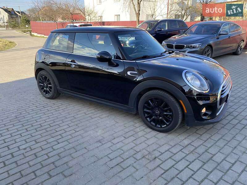 Хэтчбек MINI Hatch 2017 в Львове