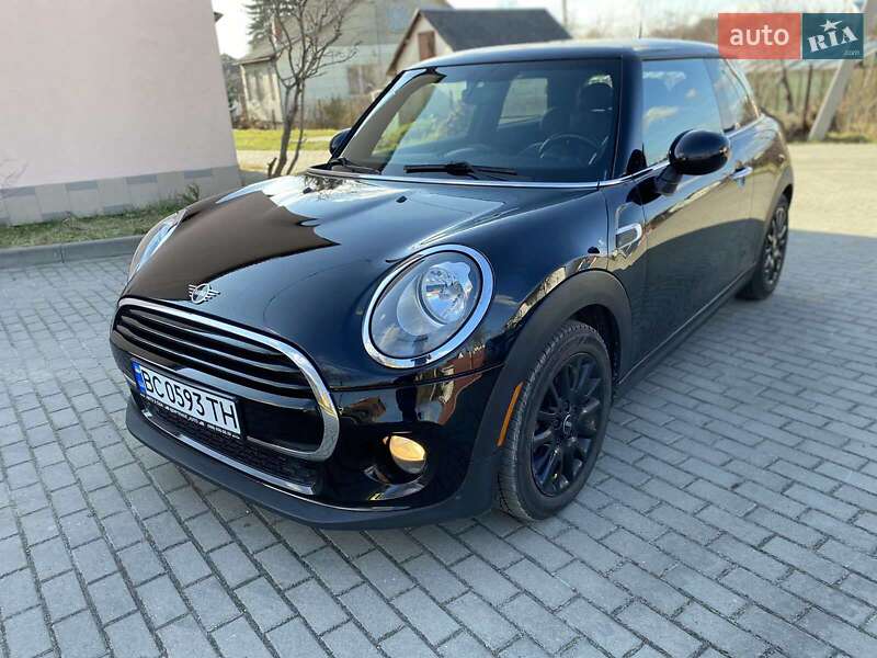 Хэтчбек MINI Hatch 2017 в Львове