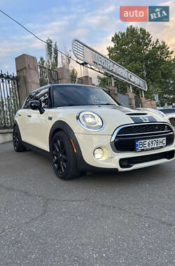 Хэтчбек MINI Hatch 2015 в Николаеве Хэтчбек MINI Hatch 2015 в Николаеве