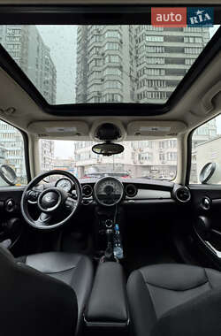 Хетчбек MINI Hatch 2013 в Києві