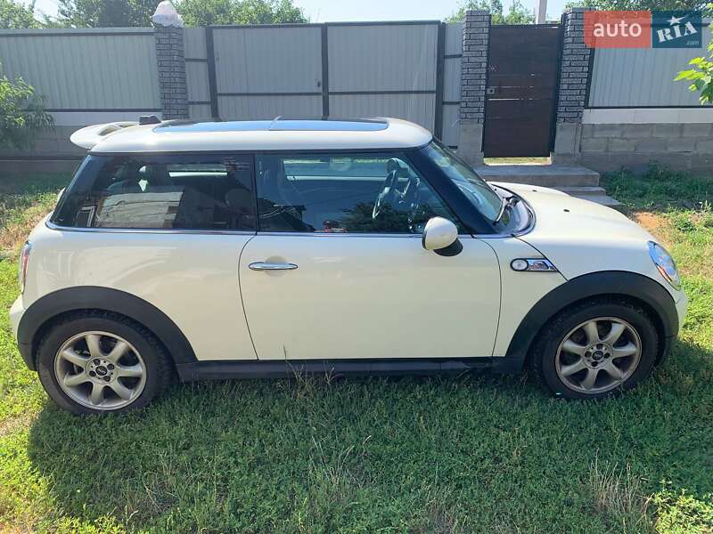 Легковые MINI Hatch