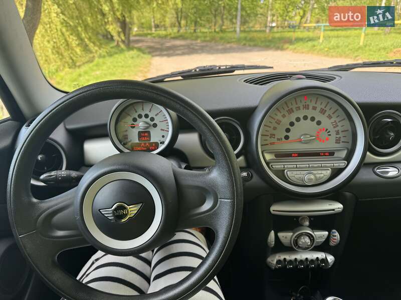 Хэтчбек MINI Hatch 2009 в Ровно