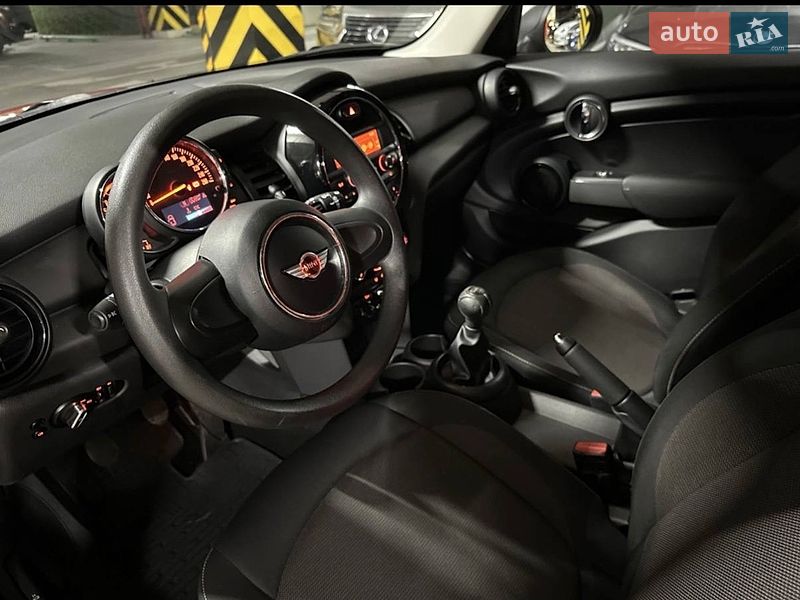 Хетчбек MINI Hatch 2016 в Києві