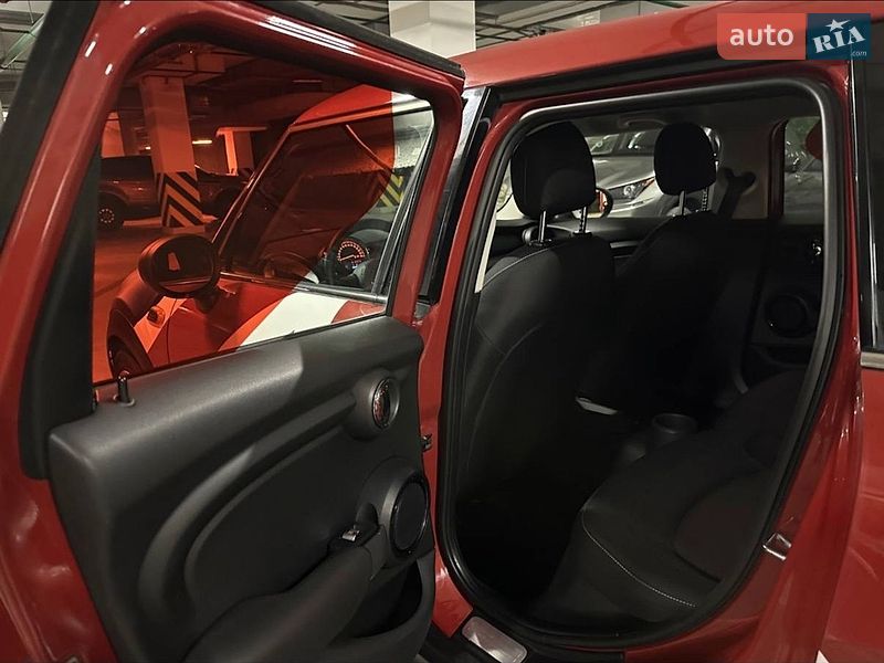Хетчбек MINI Hatch 2016 в Києві