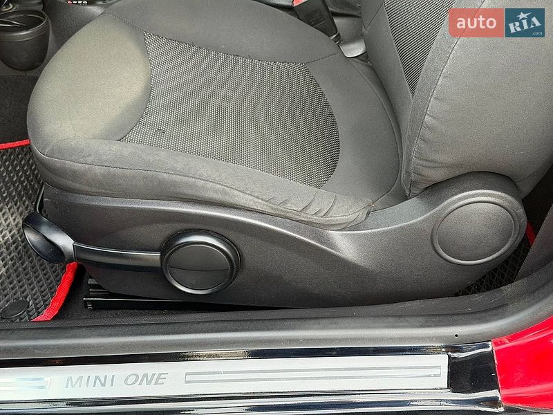 Хэтчбек MINI Hatch 2009 в Стрые