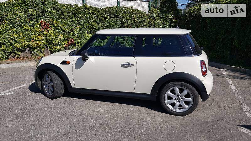 Mini One 2012 года