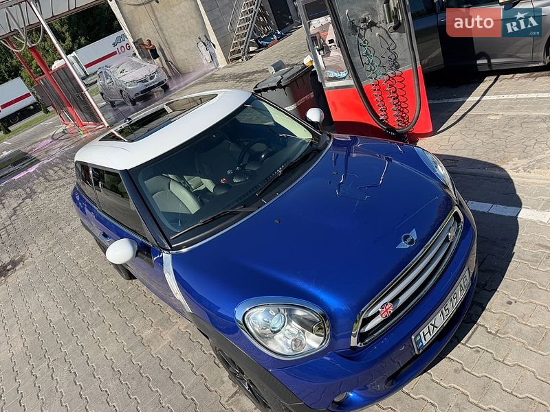 MINI Paceman