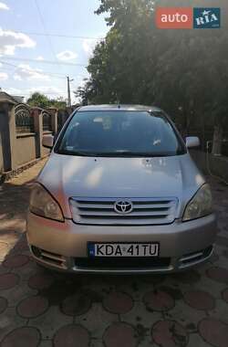 Характеристики Toyota Avensis Verso Минивэн