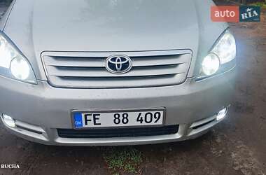 Характеристики Toyota Avensis Verso Минивэн