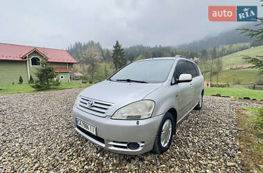 Характеристики Toyota Avensis Verso Минивэн