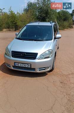 Характеристики Toyota Avensis Verso Минивэн