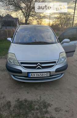 Характеристики Citroen C8 Мінівен