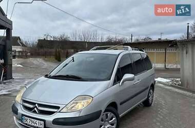Характеристики Citroen C8 Минивэн