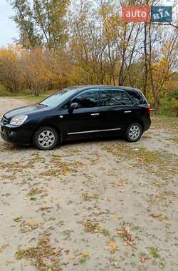 Характеристики Kia Carens Мінівен