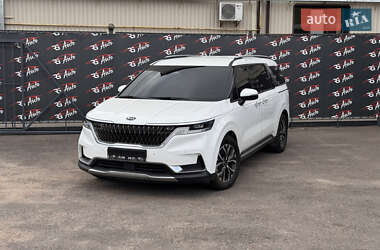 Характеристики Kia Carnival Мінівен
