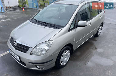 Характеристики Toyota Corolla Verso Мінівен