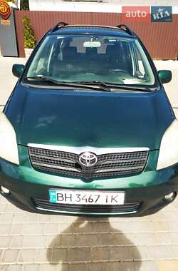 Характеристики Toyota Corolla Verso Мінівен
