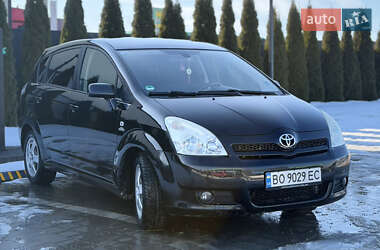 Характеристики Toyota Corolla Verso Мінівен