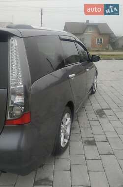 Характеристики Mitsubishi Grandis Мінівен