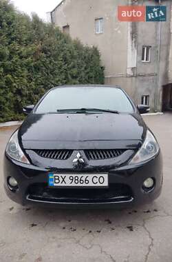 Характеристики Mitsubishi Grandis Мінівен