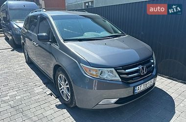 Характеристики Honda Odyssey Минивэн