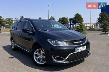 Характеристики Chrysler Pacifica Мінівен
