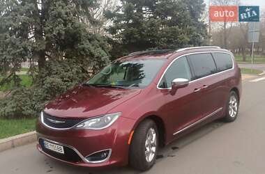Характеристики Chrysler Pacifica Мінівен