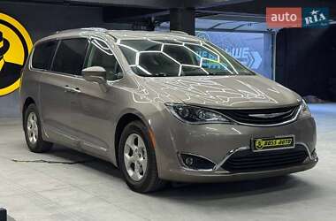 Ціни Chrysler Pacifica Мінівен