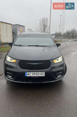 Характеристики Chrysler Pacifica Мінівен