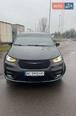 Характеристики Chrysler Pacifica Мінівен