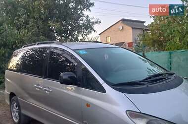 Характеристики Toyota Previa Мінівен