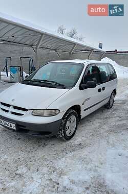 Характеристики Dodge Ram Van Мінівен