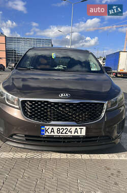 Характеристики Kia Sedona Мінівен